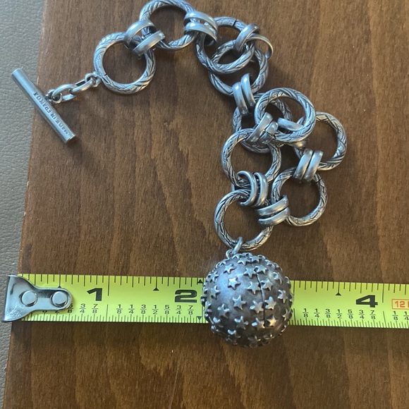 Great silver circle bracelet w toggle clasp “MADE IN FRANCE” & killer star globe - Picture 5 of 5